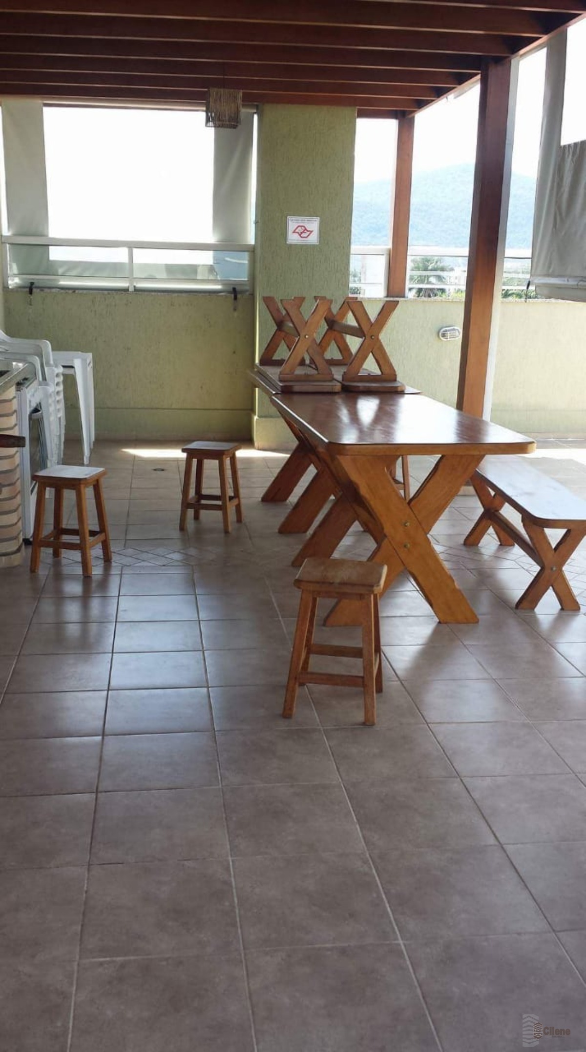 Apto 2 dorm sendo 1 suíte itagua